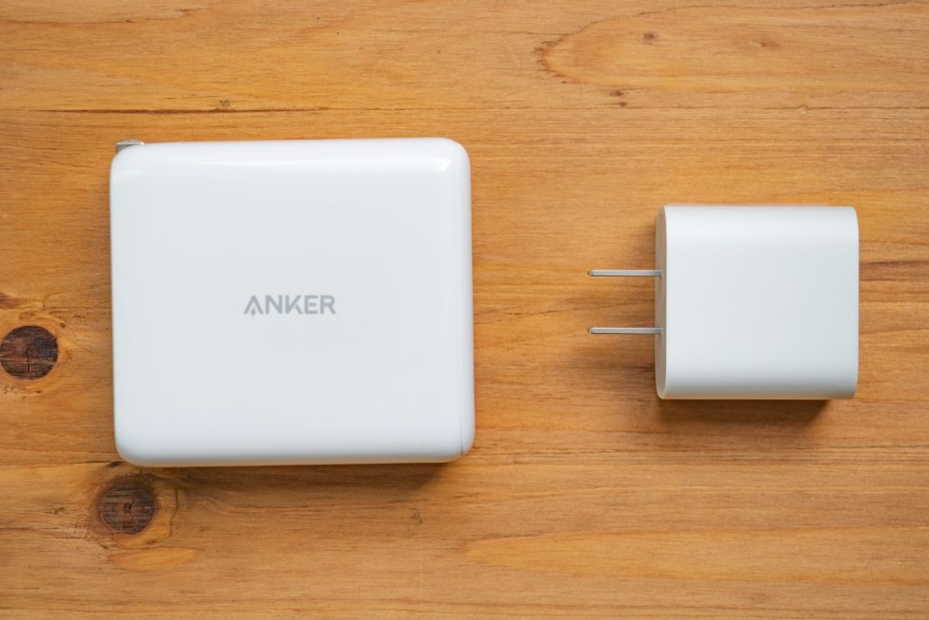 Anker PowerCore III Fusion 5000とAppleUSB-C充電器の比較