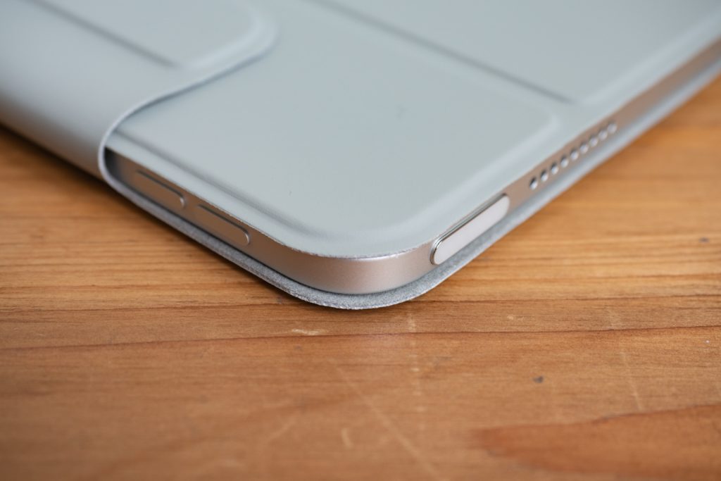 ESR iPad Air 4 ケースはオープンサイドデザイン