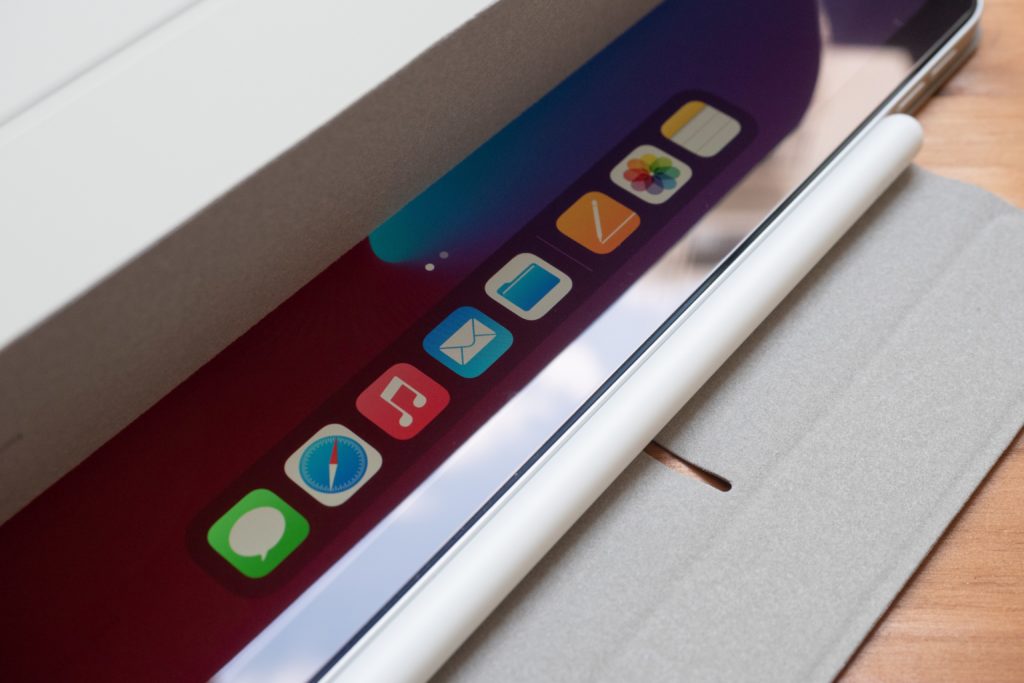 ESR iPad Air 4 ケースのオートスリープ