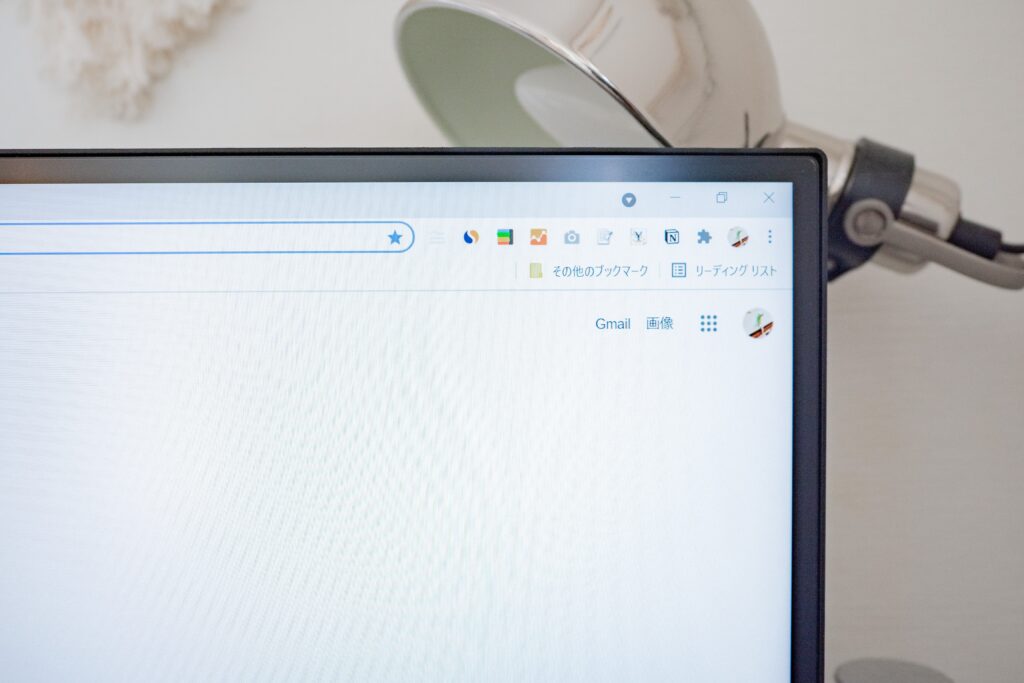 『Dell S2721QS』のベゼル